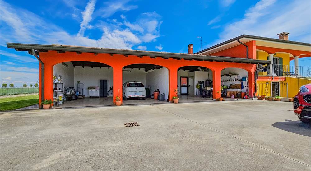 Esterno